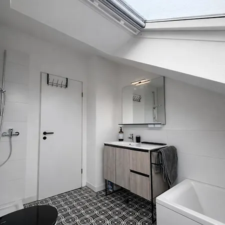 Apartmán Modernes Dachgeschossapartment In Zentrum *